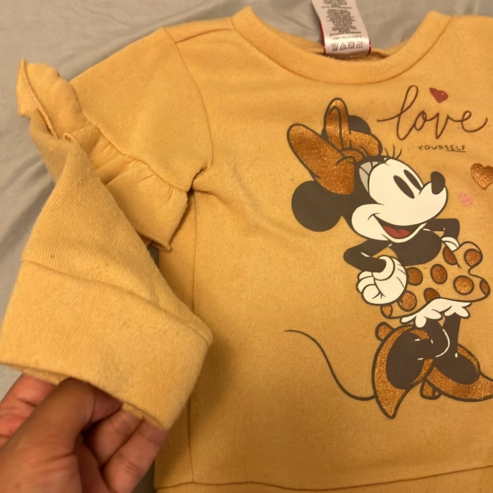 🌸 3/$15 Disney junior Minnie Mouse sweater - Picture 5 of 9